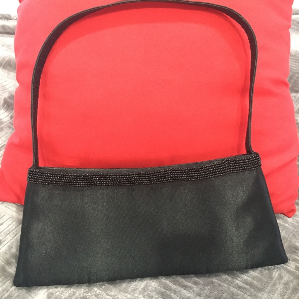Black clutch